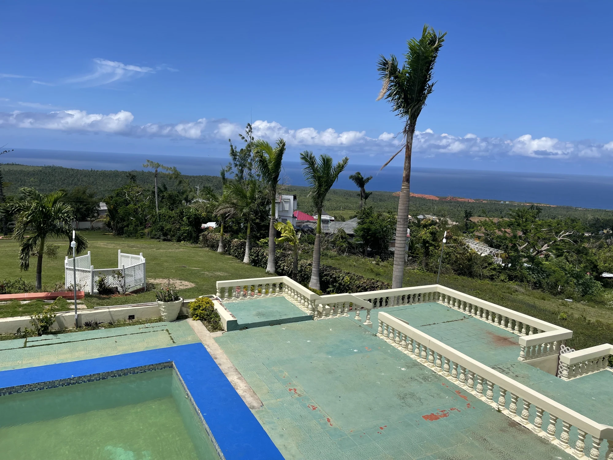 Mangoville Villa grounds